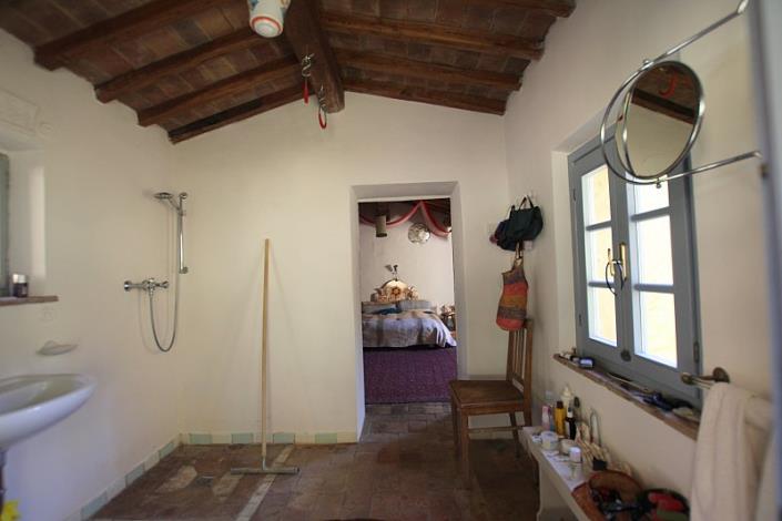 Image No.14-4 Bed Farmhouse for sale