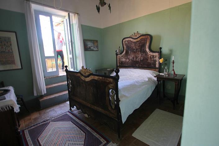 Image No.16-4 Bed Farmhouse for sale