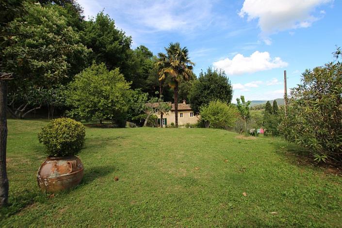 Image No.17-4 Bed Farmhouse for sale