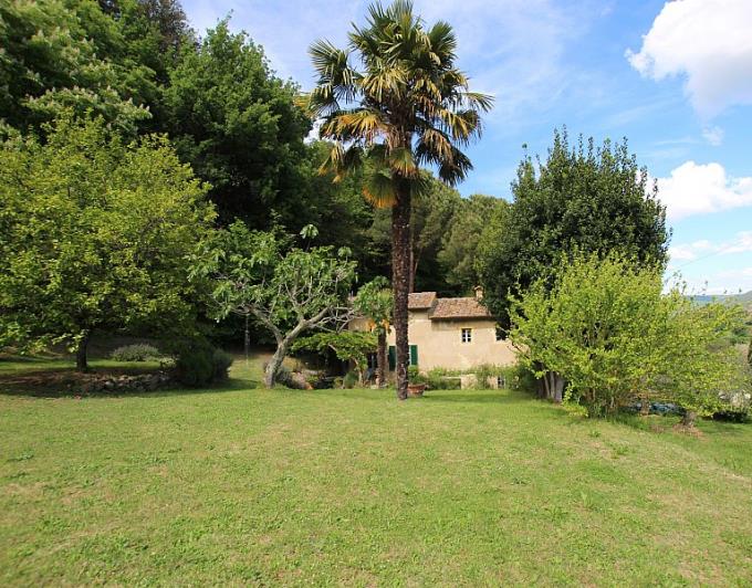 Image No.18-4 Bed Farmhouse for sale