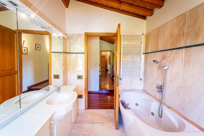 Image No.42-Ferme de 4 chambres à vendre à Palaia