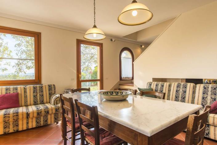 Image No.8-4 Bed House for sale