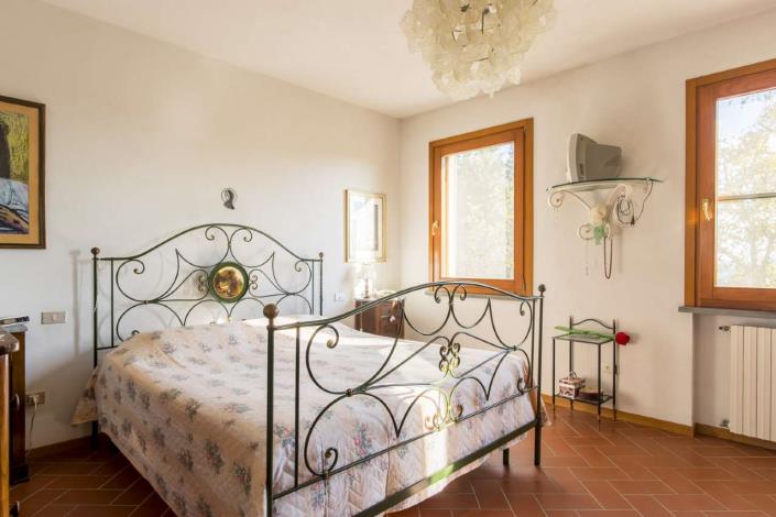 Image No.9-4 Bed House for sale