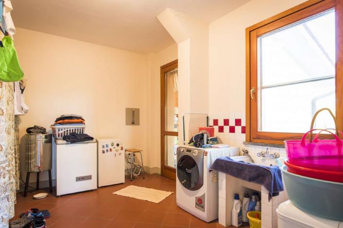 Image No.11-4 Bed House for sale