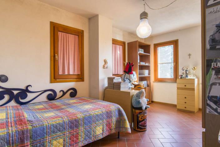 Image No.10-4 Bed House for sale