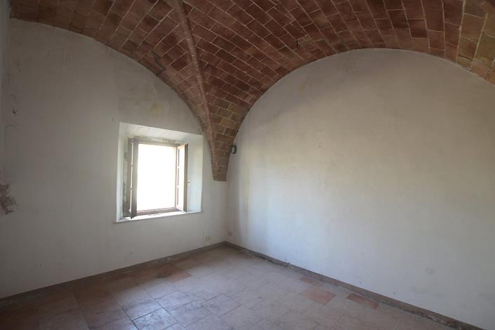 Image No.13-7 Bed Farmhouse for sale