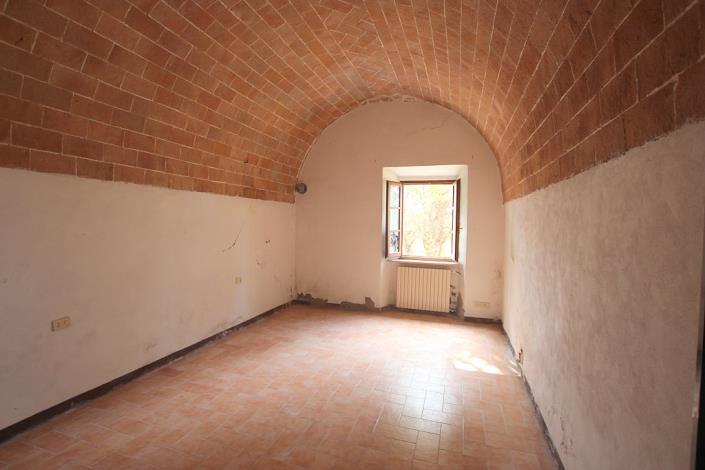 Image No.17-7 Bed Farmhouse for sale