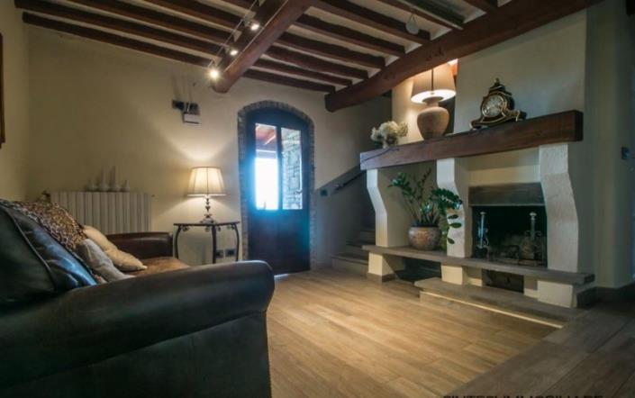 Image No.22-Maison de campagne de 4 chambres à vendre à Montecatini Val di Cecina