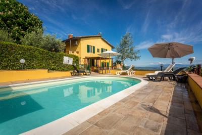 Maison de campagne de 3 chambres à vendre à Lajatico