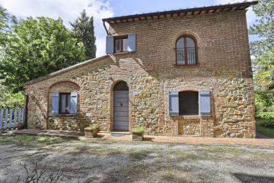 castefalfi-tuscan-villa-with-pool-3-1920x1280