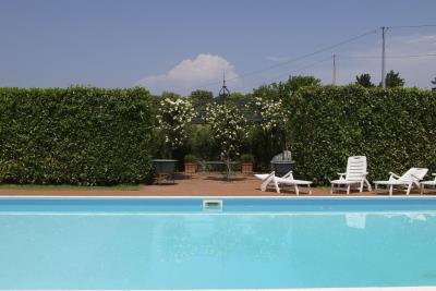 castefalfi-tuscan-villa-with-pool-19-1920x1280