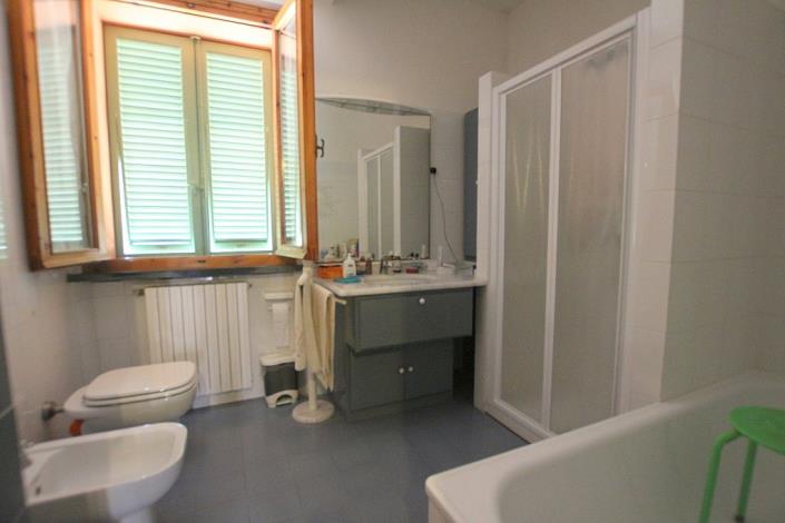 Image No.7-3 Bed Country House for sale