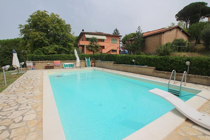 Image No.10-3 Bed Country House for sale