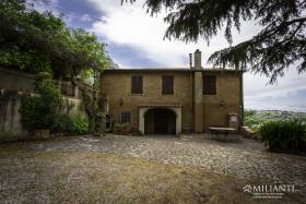 Image No.2-Maison de campagne de 3 chambres à vendre à Volterra