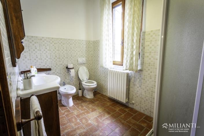 Image No.24-3 Bed Country House for sale