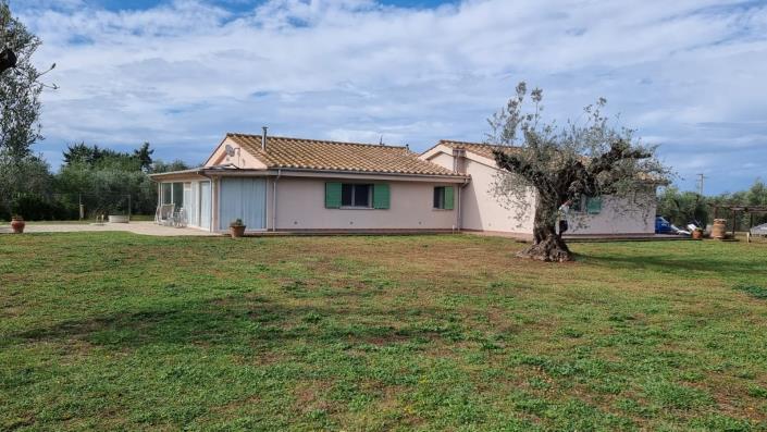Image No.1-2 Bed Villa for sale