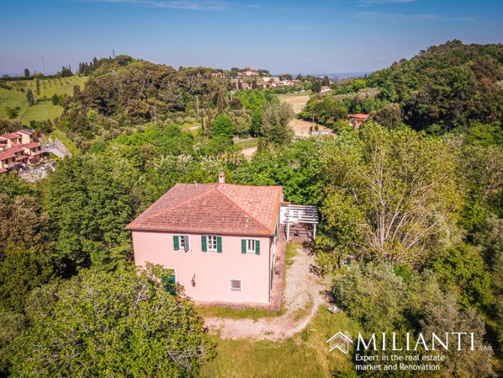 Image No.2-4 Bed Farmhouse for sale