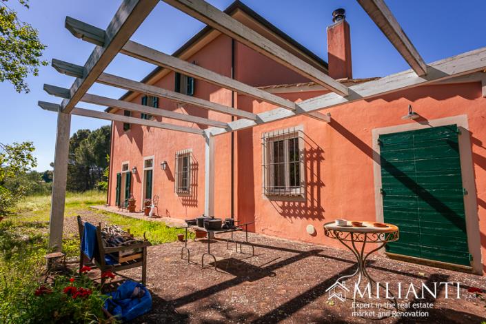 Image No.7-4 Bed Farmhouse for sale