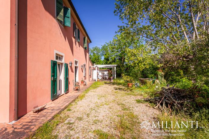 Image No.27-4 Bed Farmhouse for sale