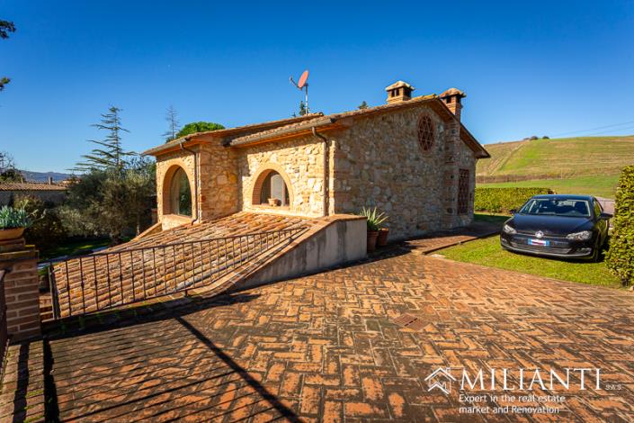 Image No.5-2 Bed Farmhouse for sale