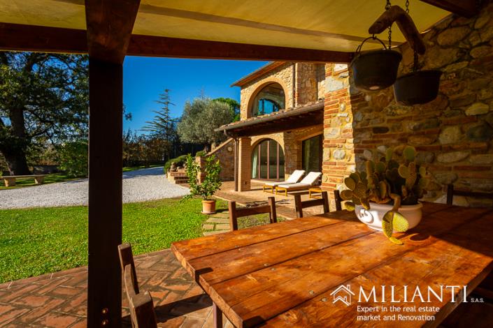 Image No.8-2 Bed Farmhouse for sale