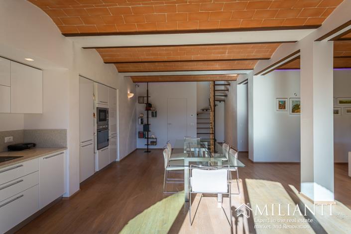 Image No.13-2 Bed Farmhouse for sale