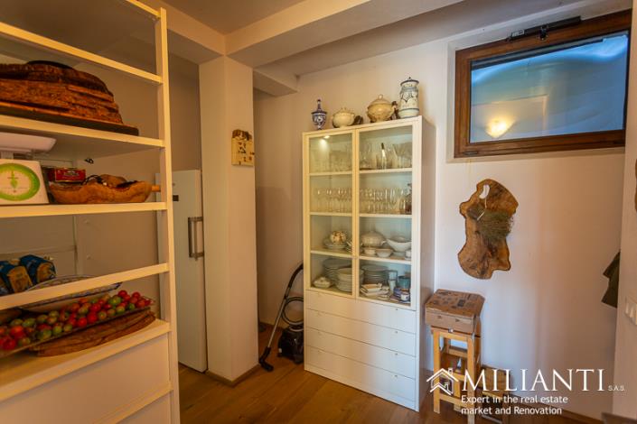 Image No.15-2 Bed Farmhouse for sale