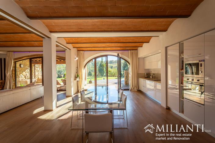 Image No.21-2 Bed Farmhouse for sale