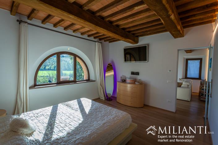 Image No.29-2 Bed Farmhouse for sale