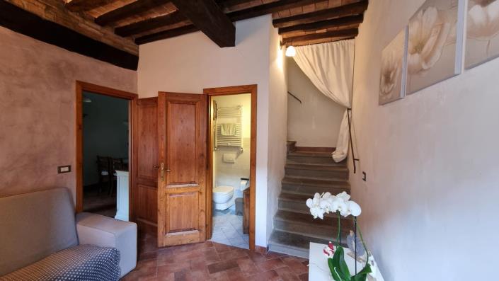 Image No.7-2 Bed Townhouse for sale