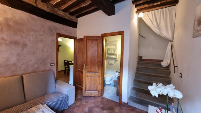 Image No.8-2 Bed Townhouse for sale