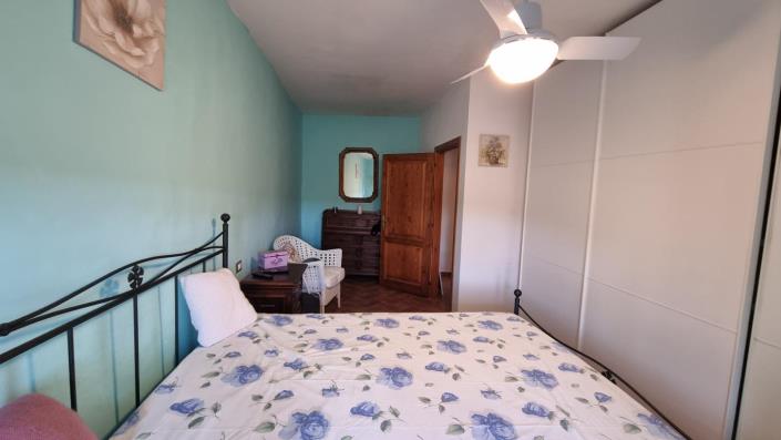 Image No.16-2 Bed Townhouse for sale