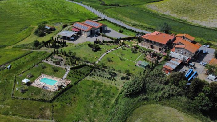 Image No.1-Propriété de pays de 7 chambres à vendre à Montecatini Val di Cecina