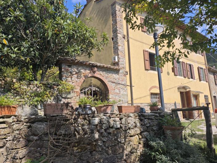 Image No.5-6 Bed Farmhouse for sale