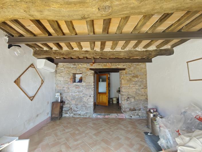 Image No.9-6 Bed Farmhouse for sale