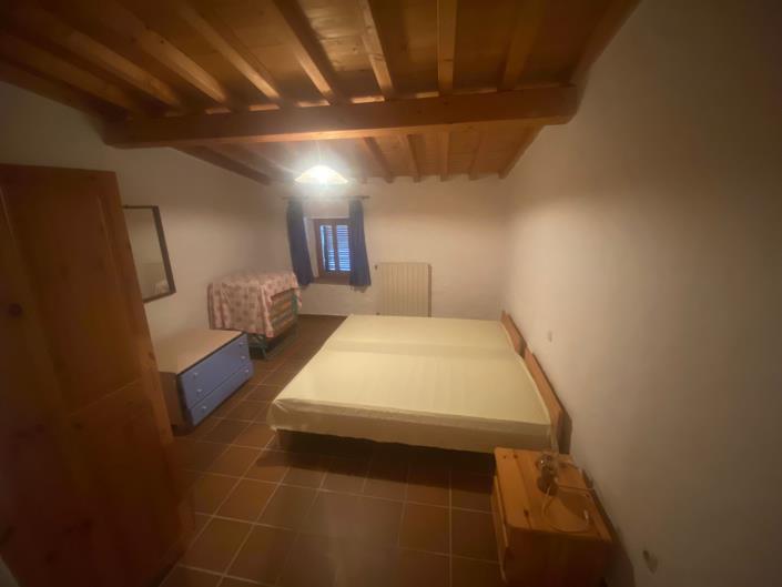 Image No.17-5 Bed Farmhouse for sale