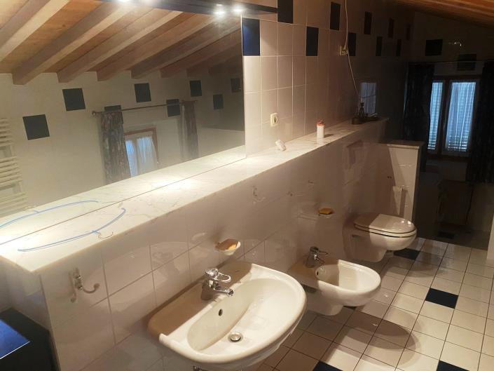 Image No.29-5 Bed Farmhouse for sale