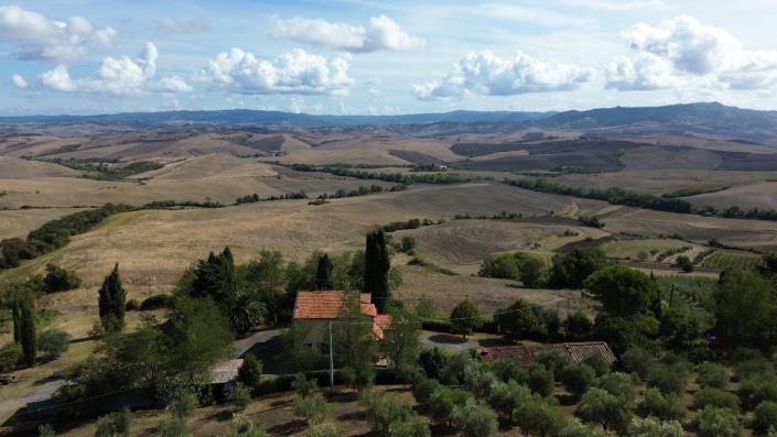 Image No.2-6 Bed Country House for sale