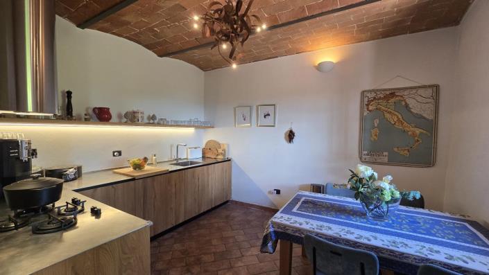 Image No.9-2 Bed Semi-Detached for sale