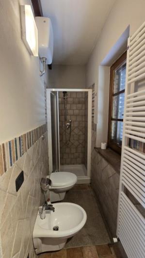 Image No.13-2 Bed Semi-Detached for sale