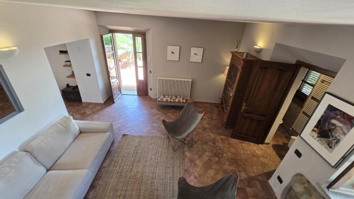 Image No.16-2 Bed Semi-Detached for sale