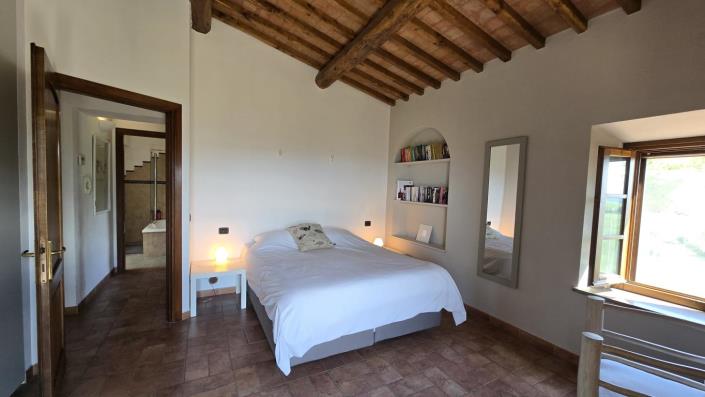 Image No.18-2 Bed Semi-Detached for sale