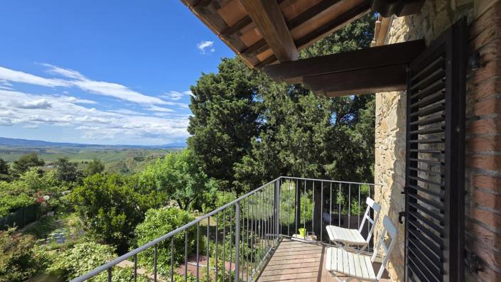 Image No.20-2 Bed Semi-Detached for sale