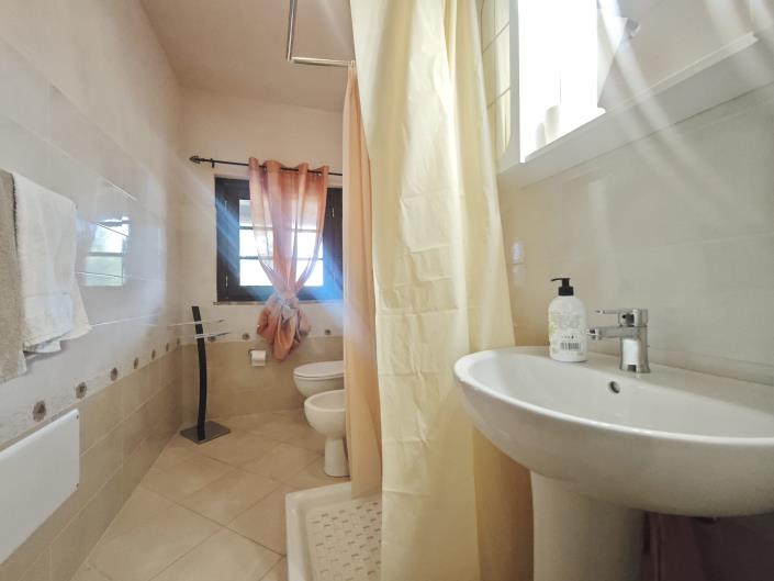 Image No.9-3 Bed Semi-Detached for sale