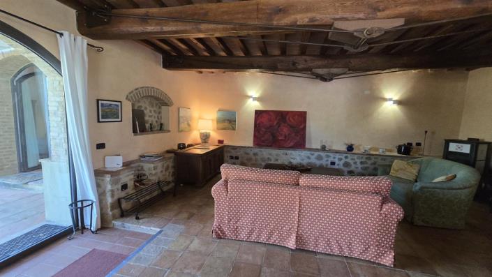 Image No.21-4 Bed Barn for sale