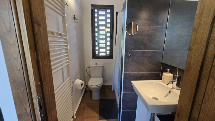 Image No.26-4 Bed Barn for sale