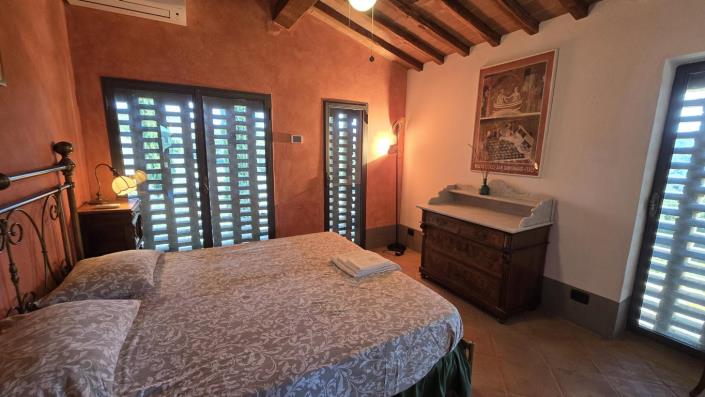 Image No.39-4 Bed Barn for sale