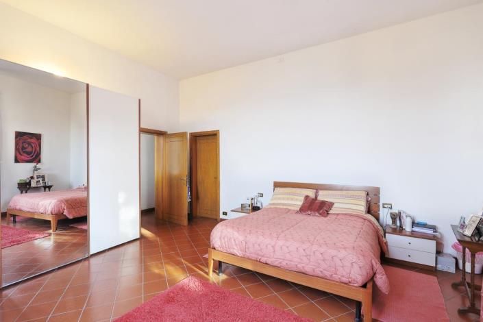 Image No.15-2 Bed Apartment for sale