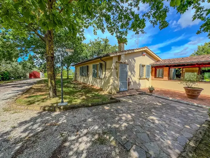 Image No.2-Villa de 4 chambres à vendre à Cecina