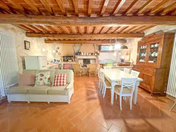 23eabaf5e6fc2ab23975495934d47e42